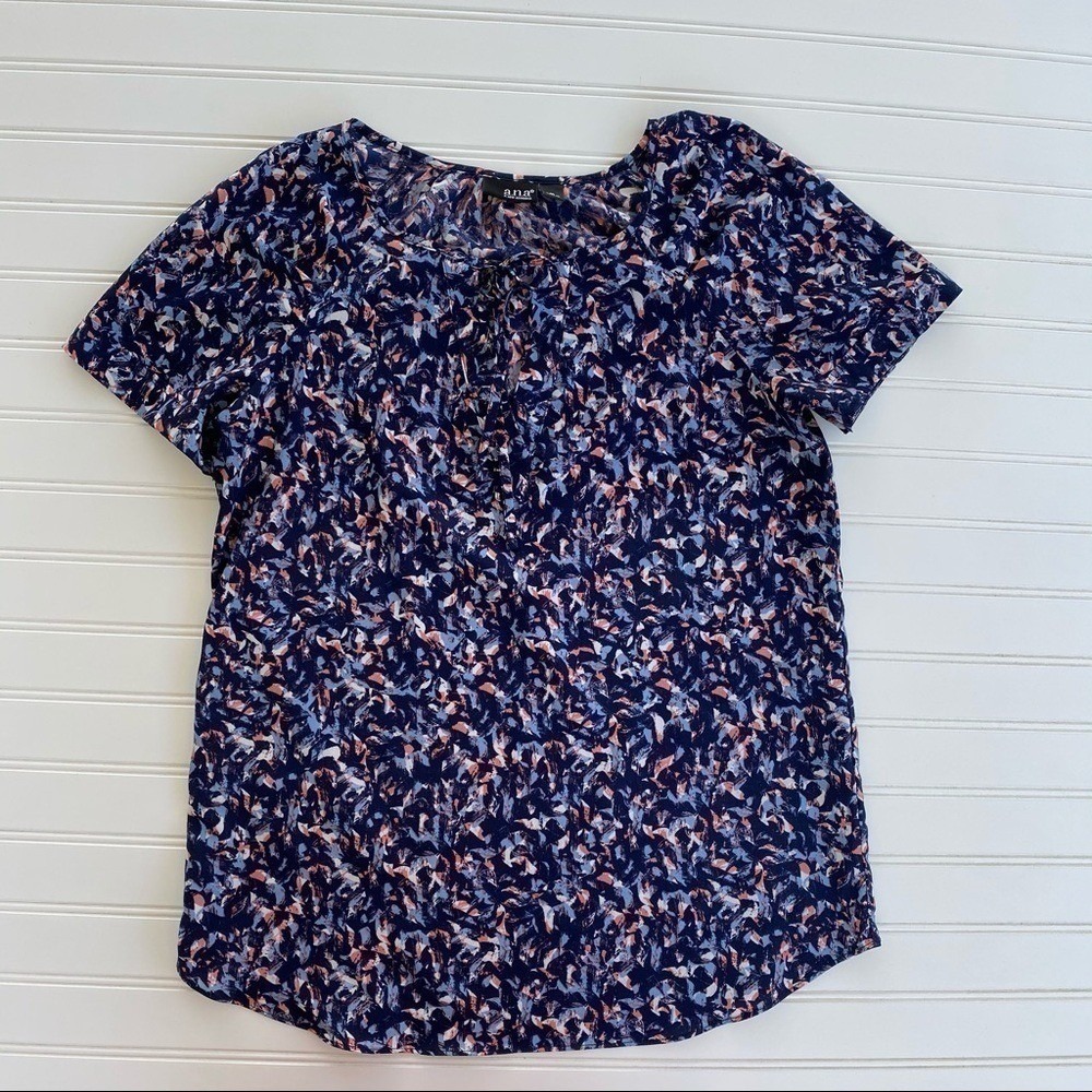 a.n.a Short Sleeve Blouse Size M Navy Blue Abstract Tie Neck Top - Picture 2 of 9